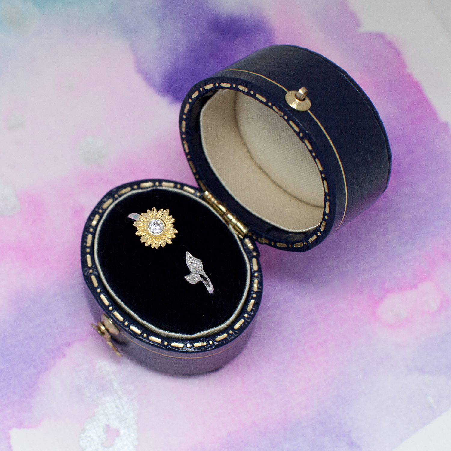 Elegant Sunflower Love Necklace - Limited Time Offer!